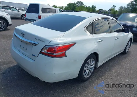 2015 Nissan Altima 2.5/2.5 S/2.5 Sl/2.5 Sv z USA, uszkodzony, nr VIN 1N4AL3AP3FC275643